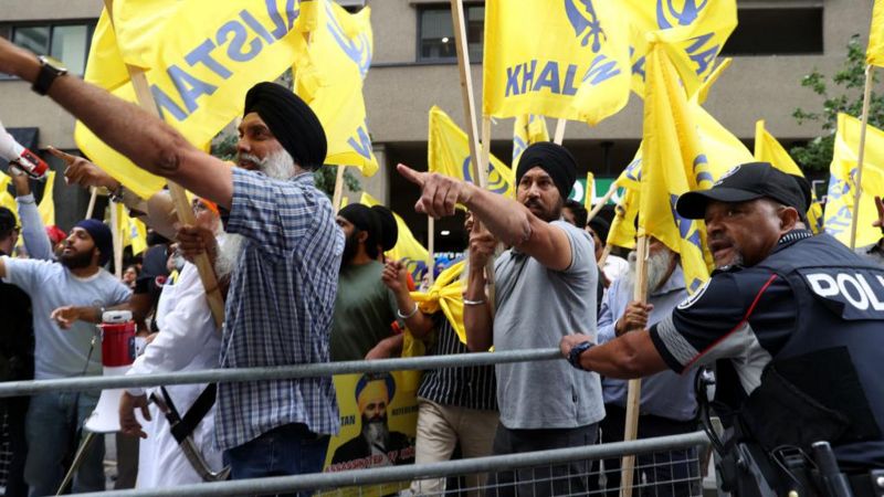 Khalistani supporters' performance faded: Indians abroad gave a befitting reply by hoisting the tricolo